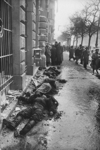 Θάνατος και καταστροφή στους δρόμους της Βουδαπέστης, 1956.