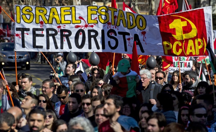 Διαμαρτυρία μπροστά από την πρεσβεία του Ισραήλ στο Σαντιάγκο στη Χιλή
